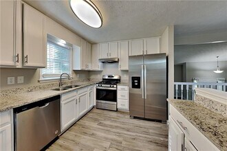 434 Robin Hood Dr in Douglasville, GA - Building Photo - Building Photo