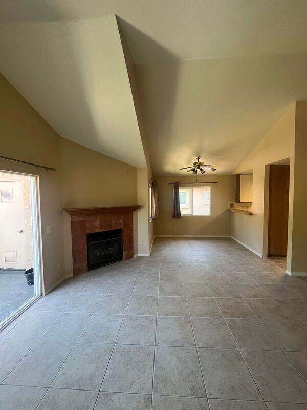 11235 Avenida De Los Lobos in San Diego, CA - Building Photo - Building Photo