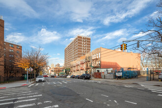 04-35 27th Ave in Long Island City, NY - Building Photo - Building Photo