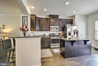 7336 Summit Rock Rd in Elkridge, MD - Building Photo - Building Photo