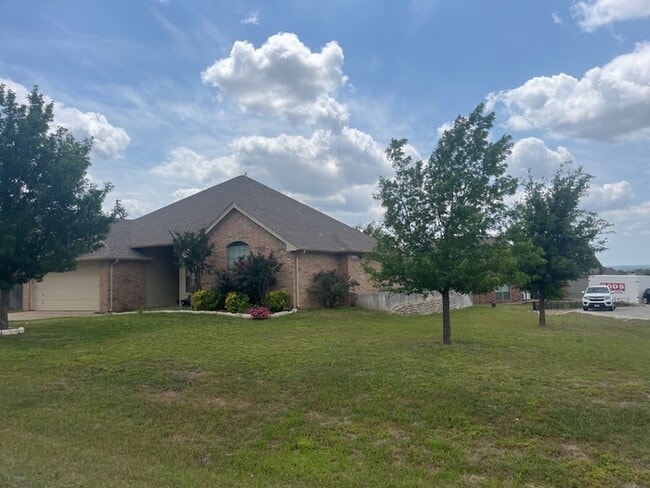 property at 1005 Winding Rd
