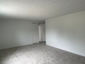 287- MYERS LANDING in Canton, OH - Building Photo - Interior Photo