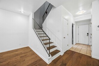 2100 Commonwealth St in Houston, TX - Foto de edificio - Building Photo