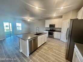 375 Boracay Cir in Saint Johns, FL - Building Photo