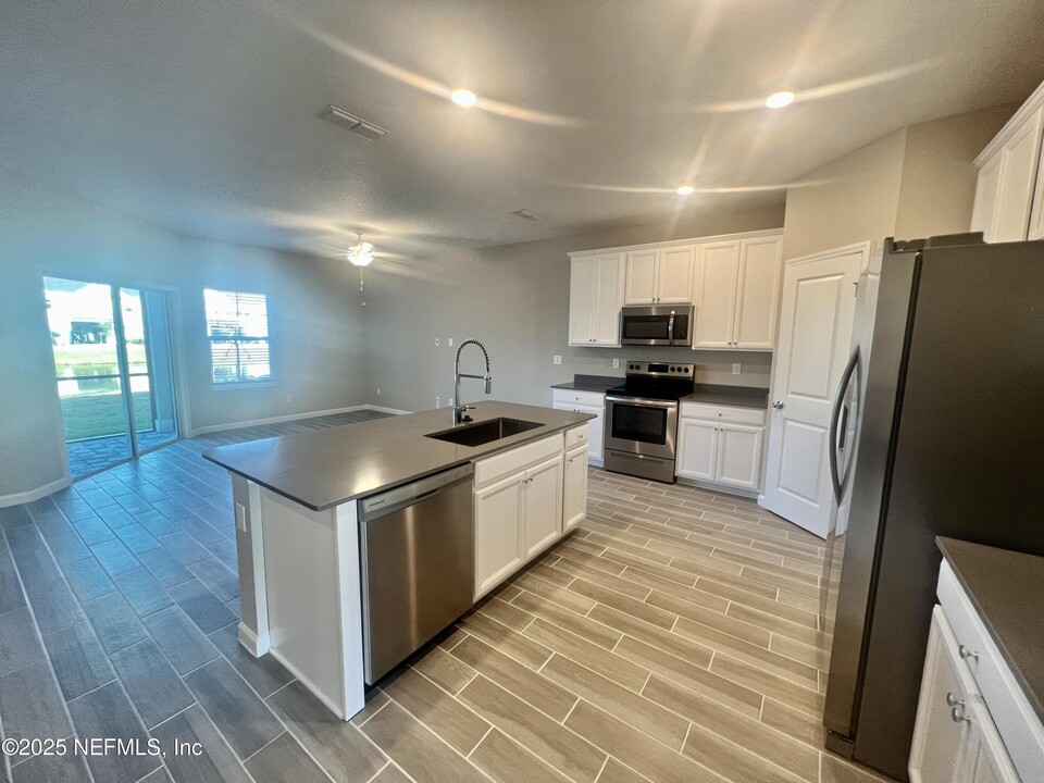 375 Boracay Cir in Saint Johns, FL - Building Photo