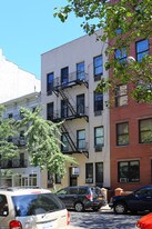 235 W 15th St in New York, NY - Building Photo