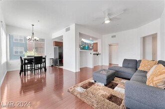 47 E Agate Ave in Las Vegas, NV - Foto de edificio - Building Photo