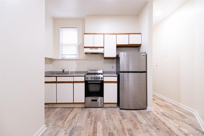 property at 115 Wolfs Ln