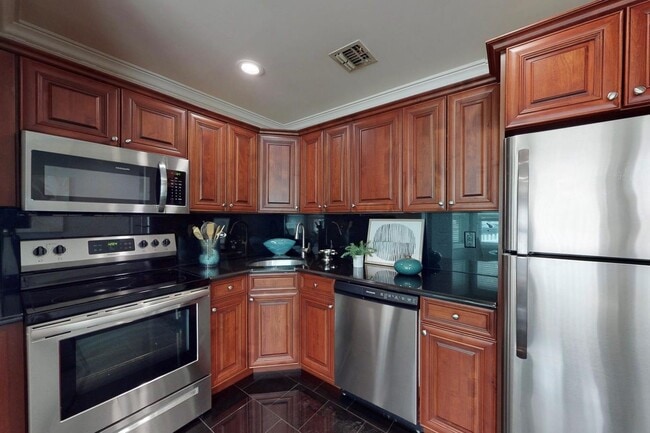 756 Bevelander Pl in West Sayville, NY - Building Photo - Building Photo