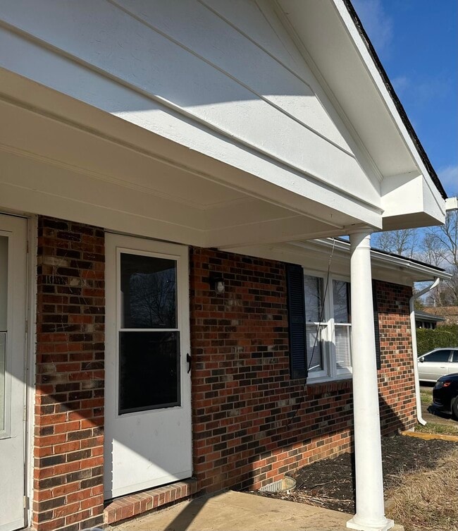 341 Rebel Rd in Nicholasville, KY - Building Photo - Building Photo