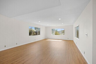 9451 Harcourt Cir in Huntington Beach, CA - Building Photo - Building Photo