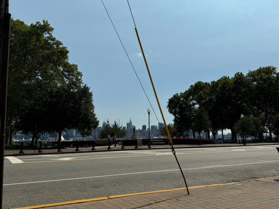 5915 Boulevard E in West New York, NJ - Foto de edificio