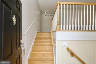 1318 MacBeth St in McLean, VA - Building Photo - Building Photo