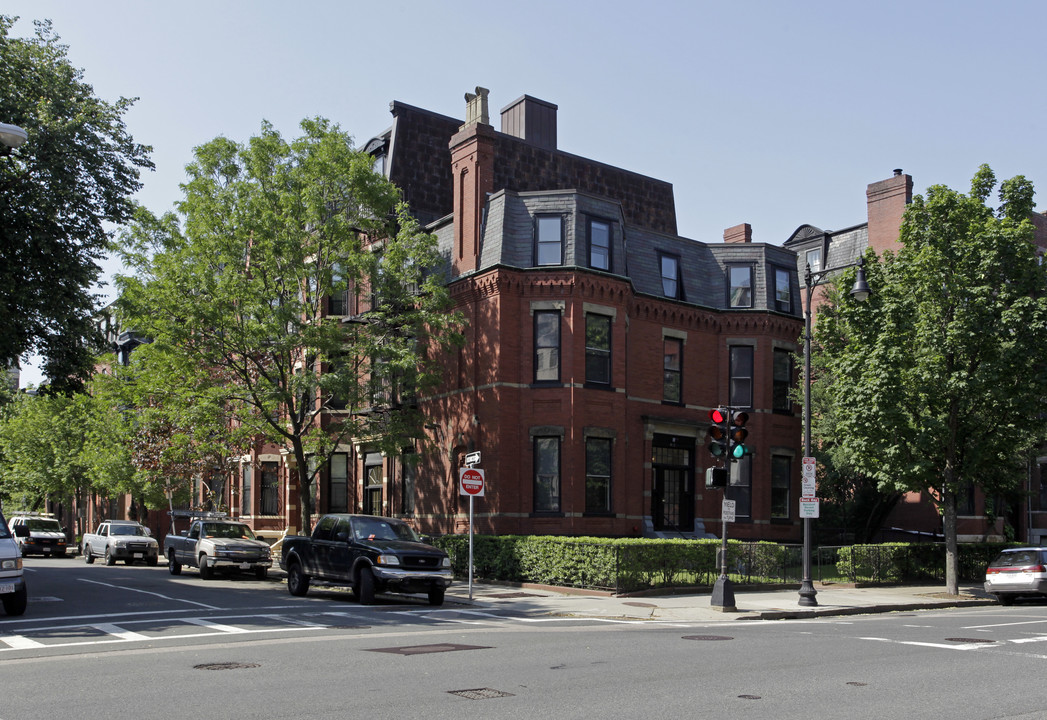 435 Beacon St in Boston, MA - Building Photo