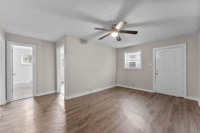 2400 Boss St in La Marque, TX - Building Photo - Building Photo