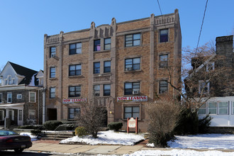 Premier Apartments in Philadelphia, PA - Building Photo - Building Photo