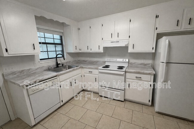 4185 Ravenwood Dr in Pace, FL - Building Photo - Building Photo