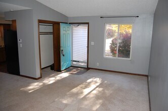 3724 Clover Cir in Lincoln, NE - Foto de edificio - Building Photo