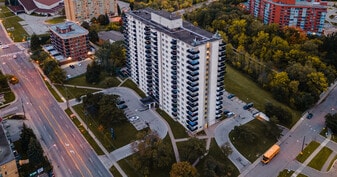 Queensview Apartments in Toronto, ON - Building Photo