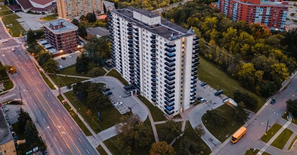 Queensview Apartments in Toronto, ON - Building Photo - Building Photo