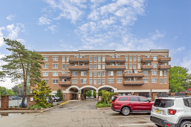 19 Lakeside Avenue