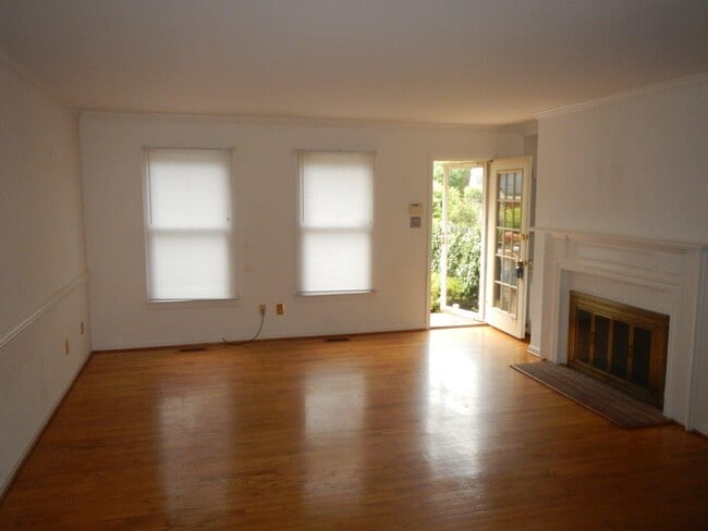 325 Shirley Ave in Norfolk, VA - Building Photo - Building Photo