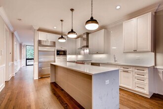 2848 N Damen Ave in Chicago, IL - Building Photo - Building Photo