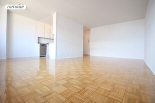 401 2nd Ave in New York, NY - Building Photo
