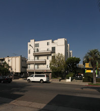 345 S Oxford Ave in Los Angeles, CA - Building Photo - Building Photo