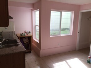 2530 46th Avenue, Unit Back Unit in San Francisco, CA - Foto de edificio - Building Photo