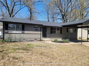 9416 Woodford Dr in Little Rock, AR - Building Photo - Building Photo