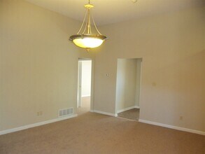 6768 Cassidy Dr in Walls, MS - Foto de edificio - Building Photo