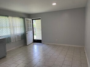 4201 Sacramento Dr in Greensboro, NC - Building Photo - Building Photo