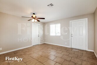 4138 E Bluefield Ave in Phoenix, AZ - Foto de edificio - Building Photo