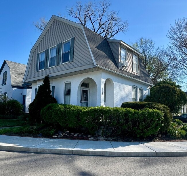 707 Edgewater Ave in Fort Wayne, IN - Building Photo - Building Photo