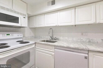 152 N Carolina Ave SE, Unit B in Washington, DC - Building Photo - Building Photo