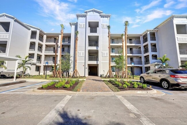 14141 Heritage Landing Blvd, Unit 927 in Punta Gorda, FL - Foto de edificio - Building Photo