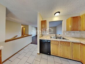 2275 Chadsterz Dr in Grove City, OH - Foto de edificio - Building Photo