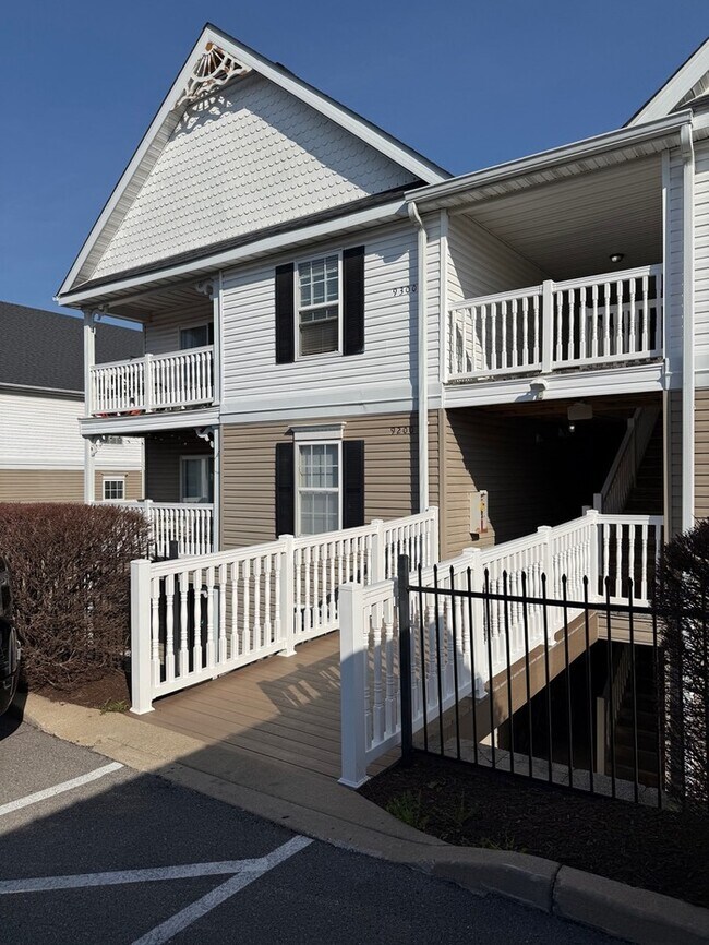 9200 Spring Creek Ln in O'Fallon, MO - Foto de edificio - Building Photo