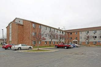 AHEPA 371 Senior Apartments in Harrison Township, MI - Foto de edificio - Building Photo