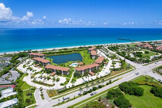 501 S Seas Dr-Unit -206 in Jupiter, FL - Foto de edificio - Building Photo