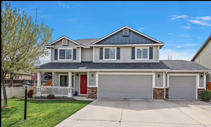 2801 W Lost Rapids Dr in Meridian, ID - Building Photo