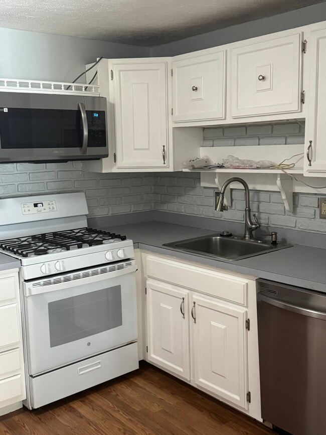 7 Karen Cir in Billerica, MA - Building Photo - Building Photo