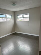 1203 10th St, Unit 1203 10th upstairs in Manhattan Beach, CA - Building Photo - Building Photo