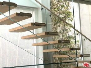 1267 Palisades Beach Rd in Santa Monica, CA - Building Photo - Building Photo