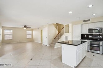 20734 N 38th St in Phoenix, AZ - Building Photo - Building Photo