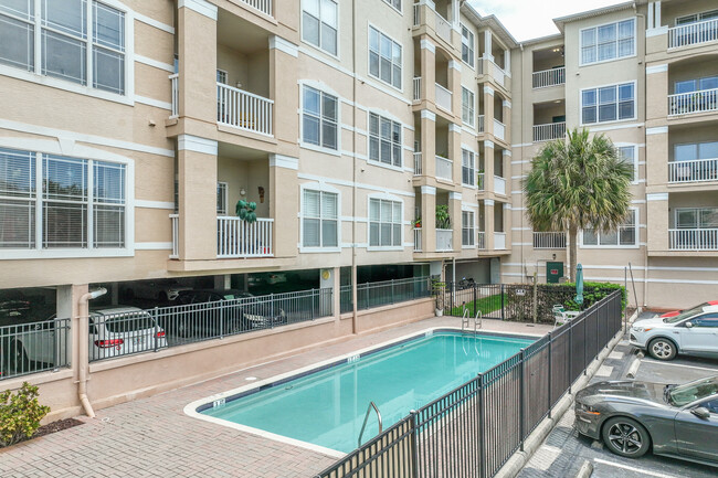 Residence at Renaissance Square in Clearwater, FL - Foto de edificio - Other