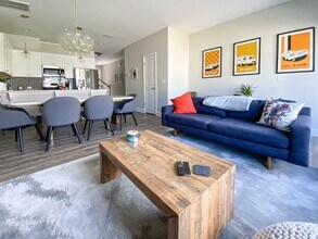 140 Manordale Dr in Chapel Hill, NC - Building Photo - Building Photo