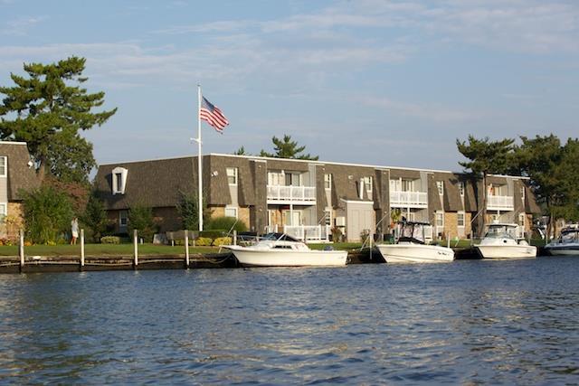 82 Mainsail Dr in Patchogue, NY - Building Photo - Building Photo