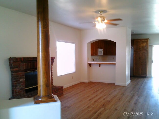 9803 San Ysidro Ln in Bakersfield, CA - Building Photo - Building Photo